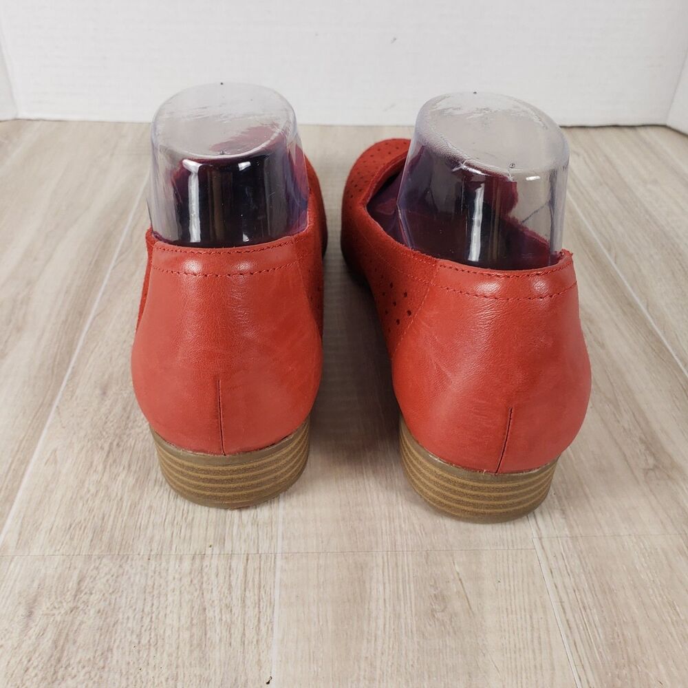 Clarks Women's Juliet Hayes Perf Loafer Red Suede Sz 9.5M - Picture 4 of 9